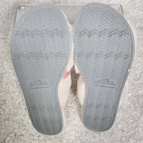 New Dearfoam Pink and White Fluffy Slippers with Satin Bows Womens Size 7 To 8 - Picture 4 of 4